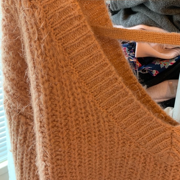 Light pink crop sweater - Picture 2 of 3